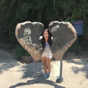 Meet your Posher, Claudia